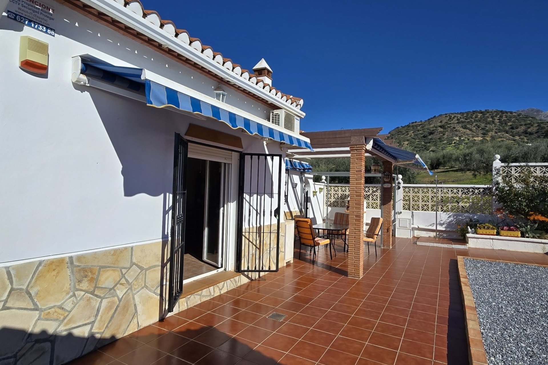 Resale - Villa -
Vinuela - Inland