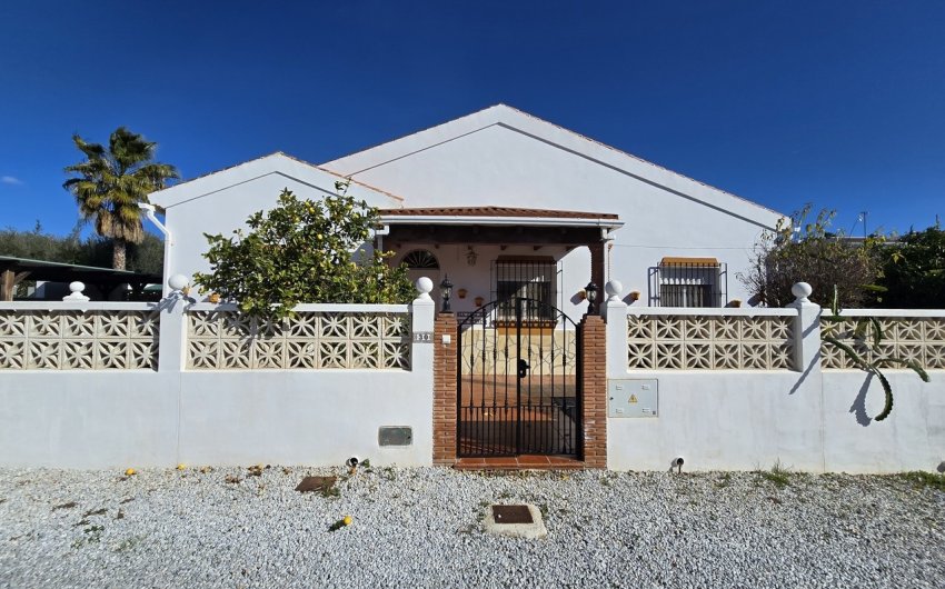 Resale - Villa -
Vinuela - Inland