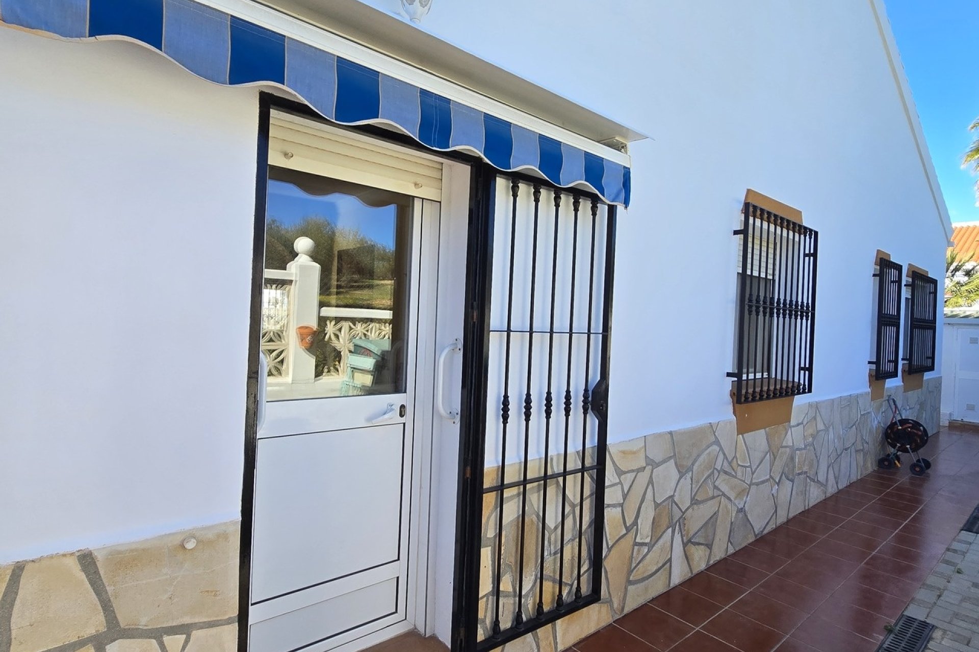 Resale - Villa -
Vinuela - Inland