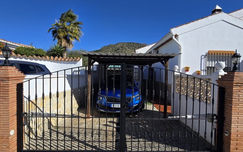 Resale - Villa -
Vinuela - Inland