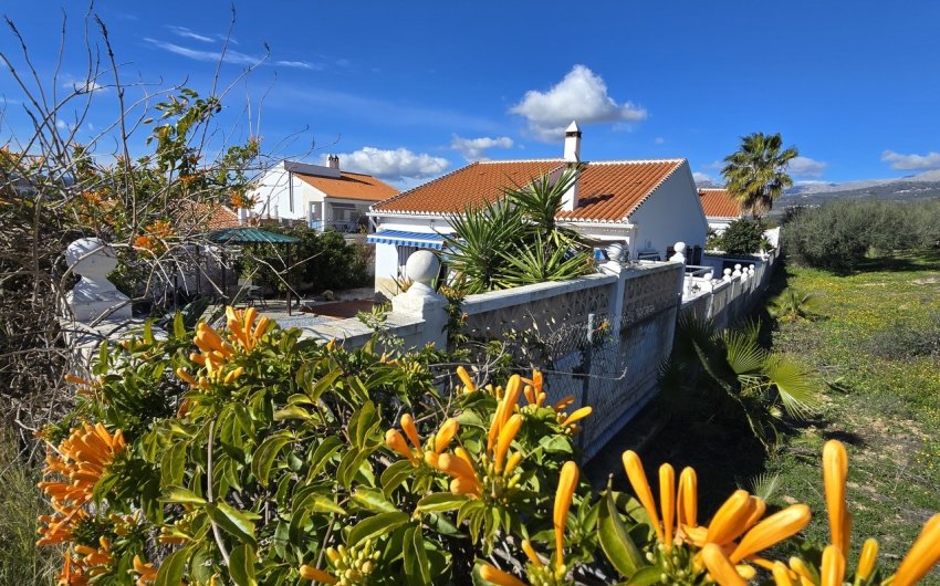 Resale - Villa -
Vinuela - Inland