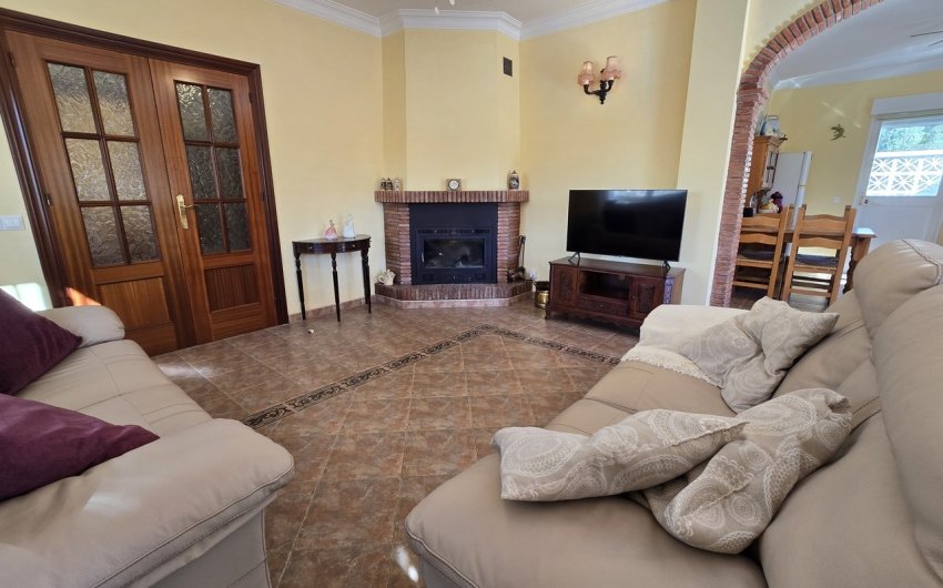 Resale - Villa -
Vinuela - Inland