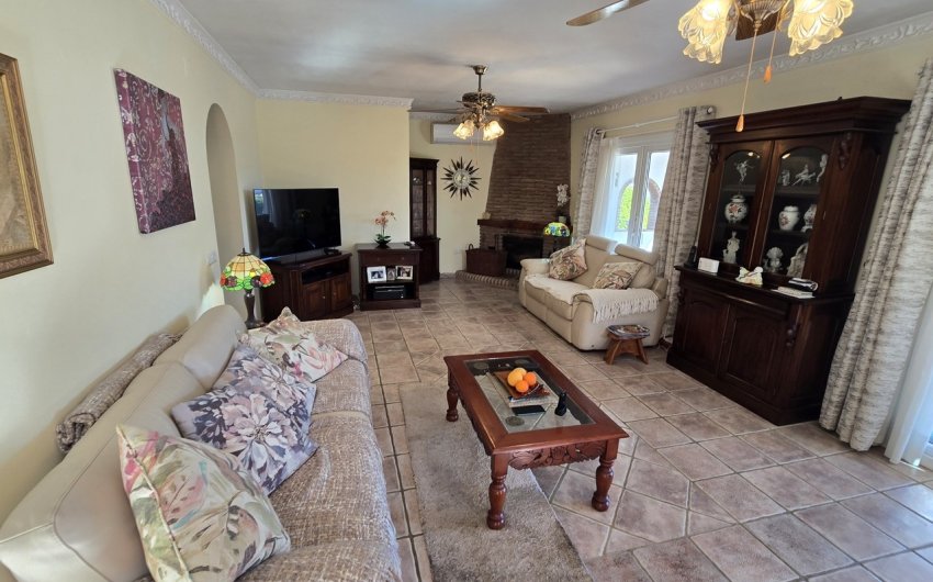 Resale - Villa -
Vinuela - Inland