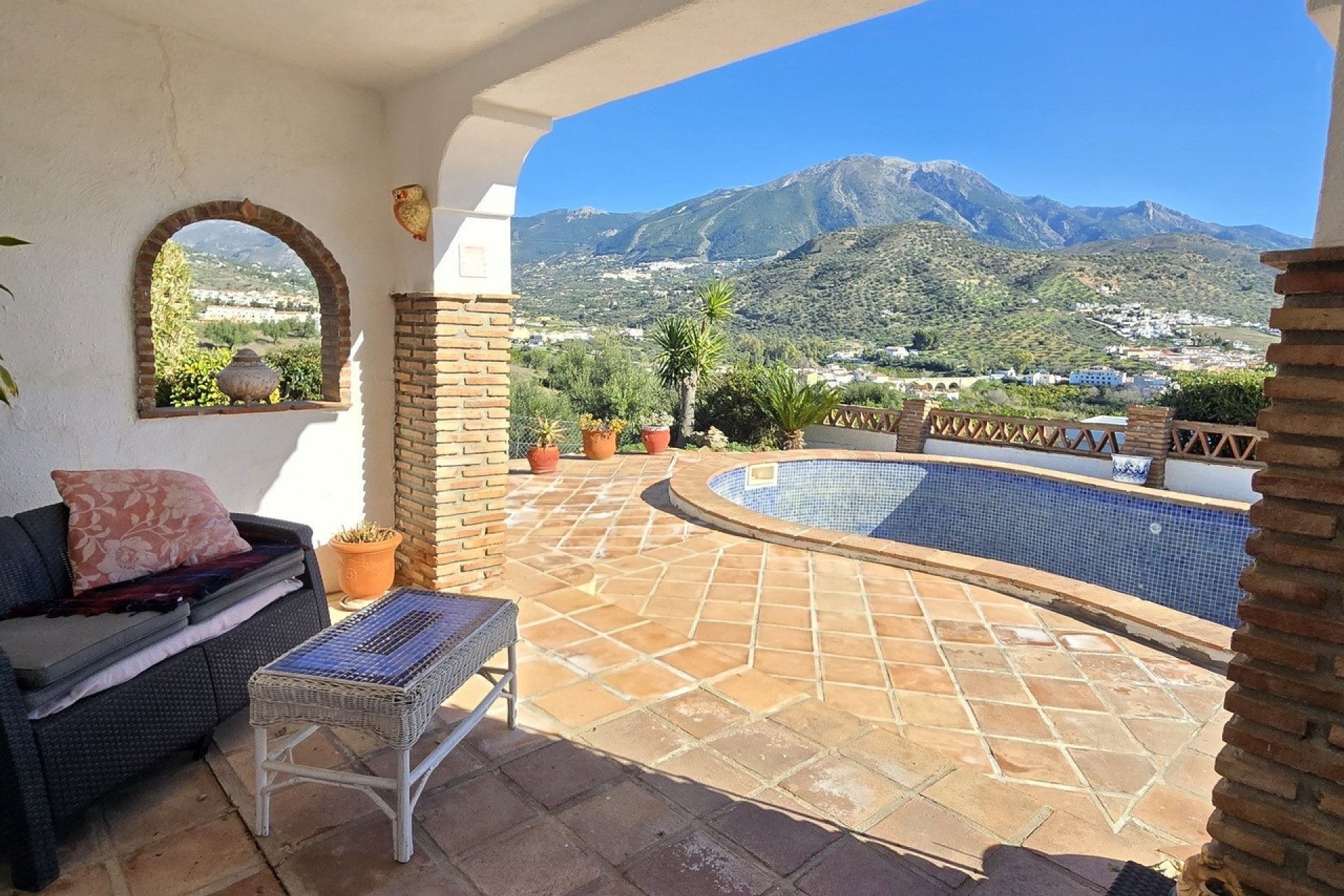 Resale - Villa -
Vinuela - Inland