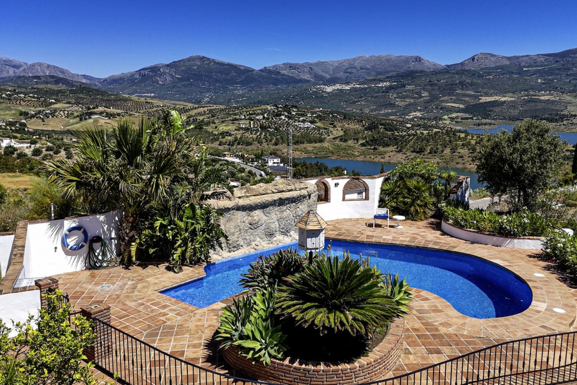 Resale - Villa -
Vinuela - Inland