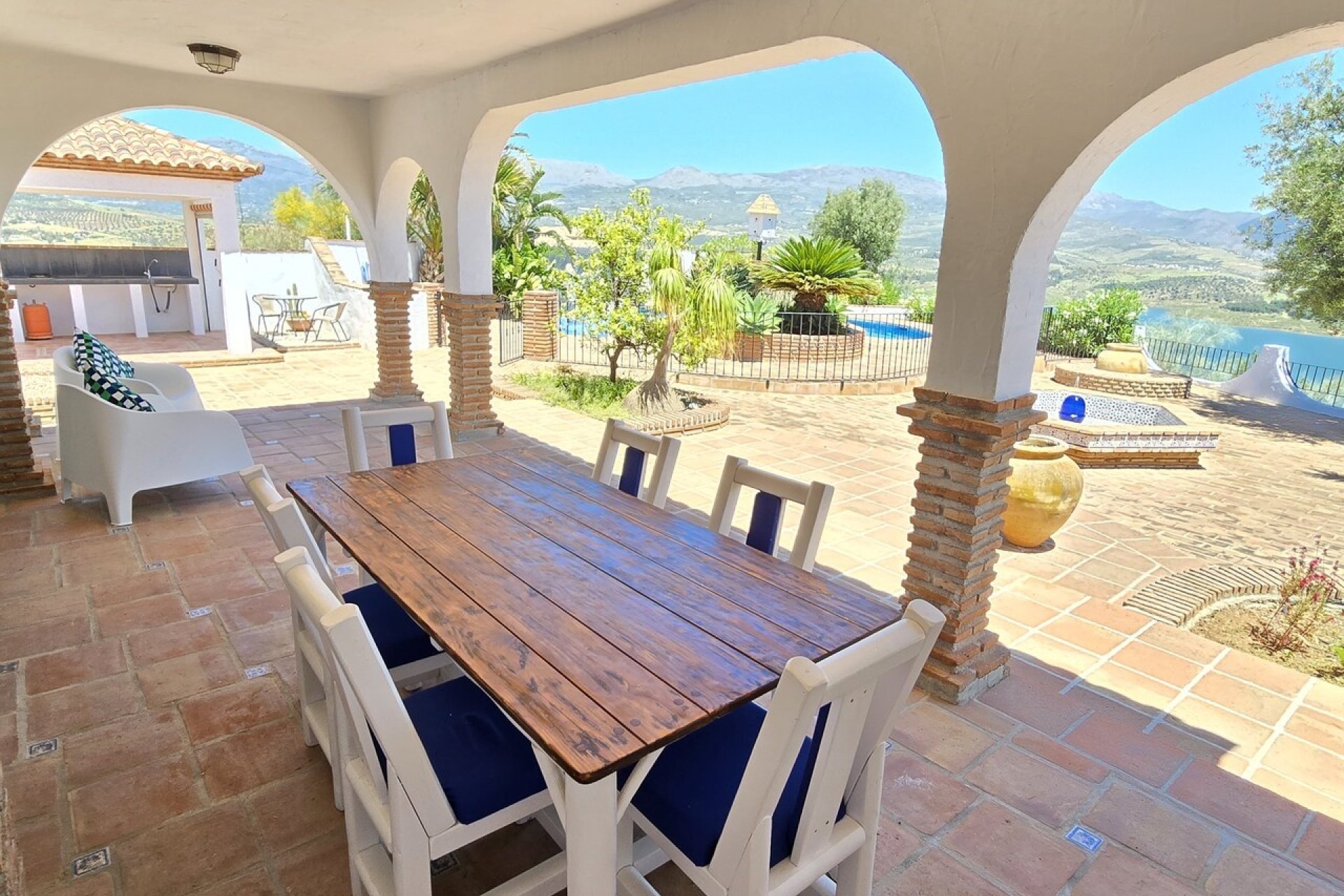 Resale - Villa -
Vinuela - Inland