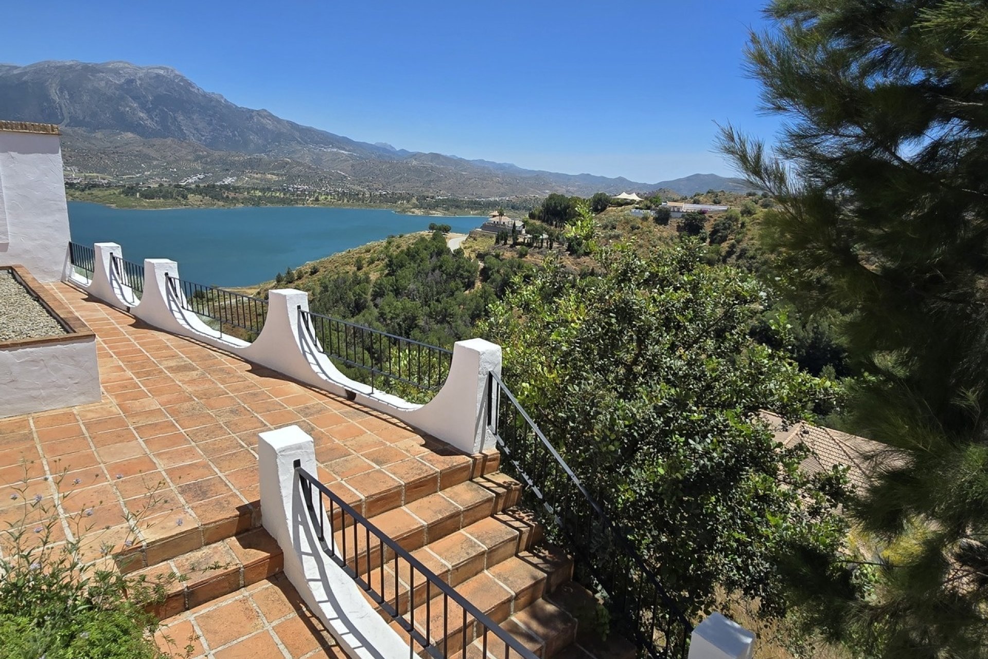 Resale - Villa -
Vinuela - Inland