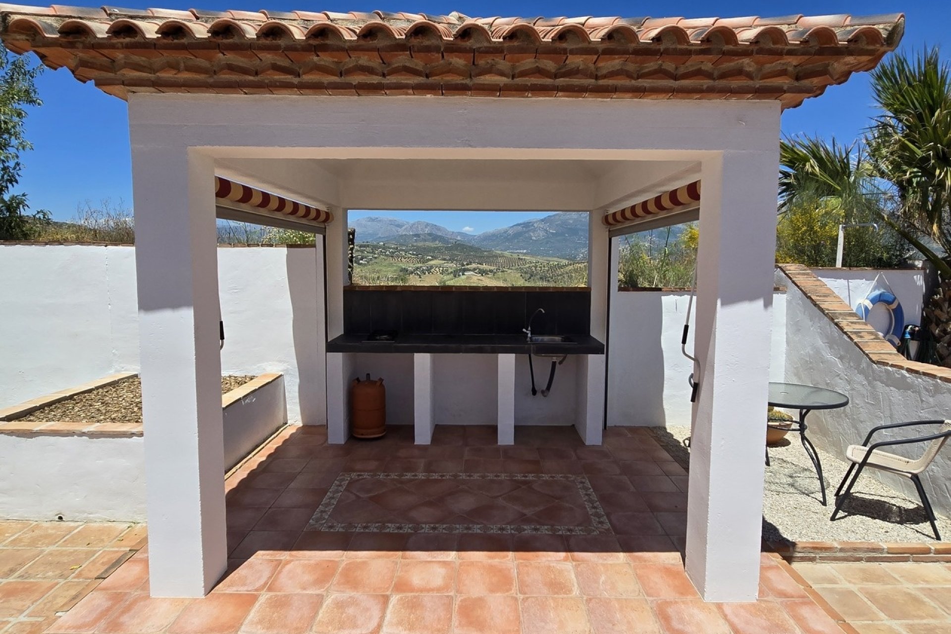 Resale - Villa -
Vinuela - Inland