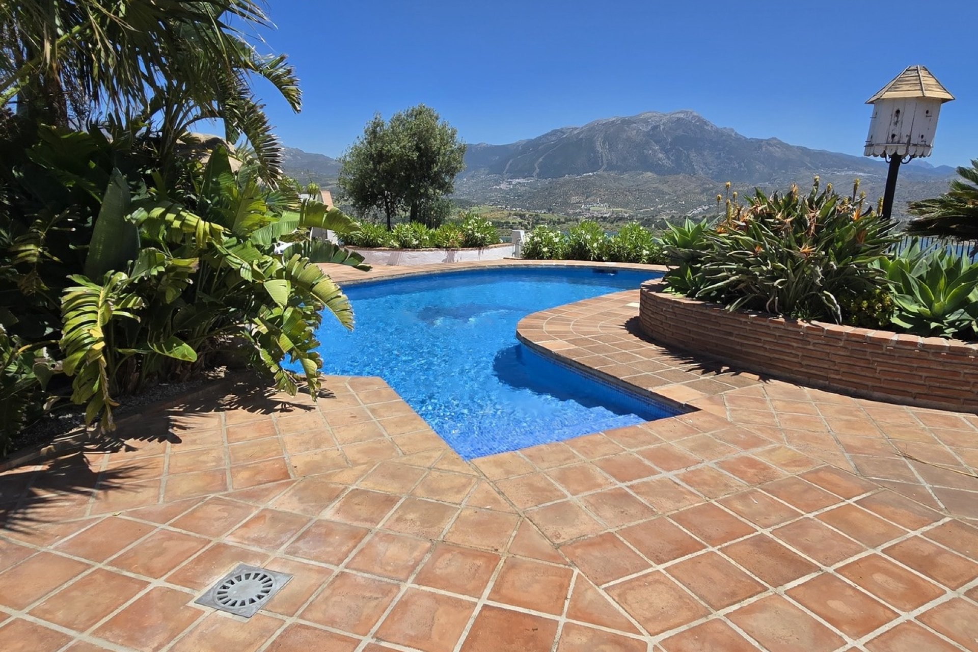 Resale - Villa -
Vinuela - Inland