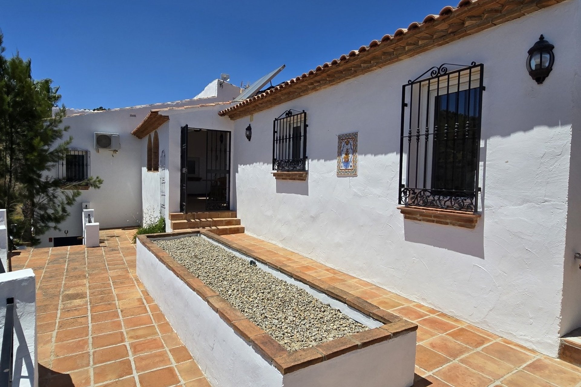 Resale - Villa -
Vinuela - Inland