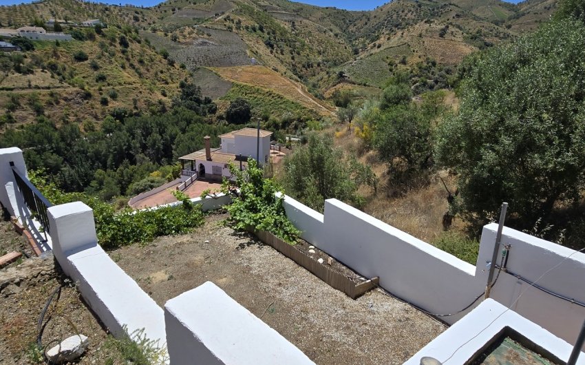 Resale - Villa -
Vinuela - Inland