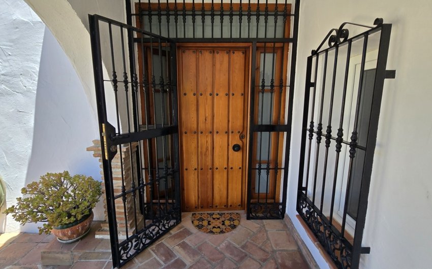 Resale - Villa -
Vinuela - Inland