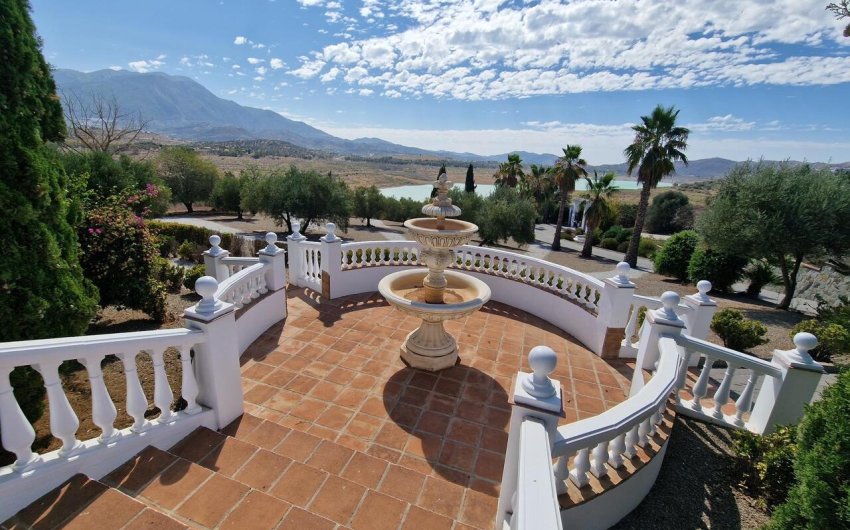 Resale - Villa -
Vinuela - Inland