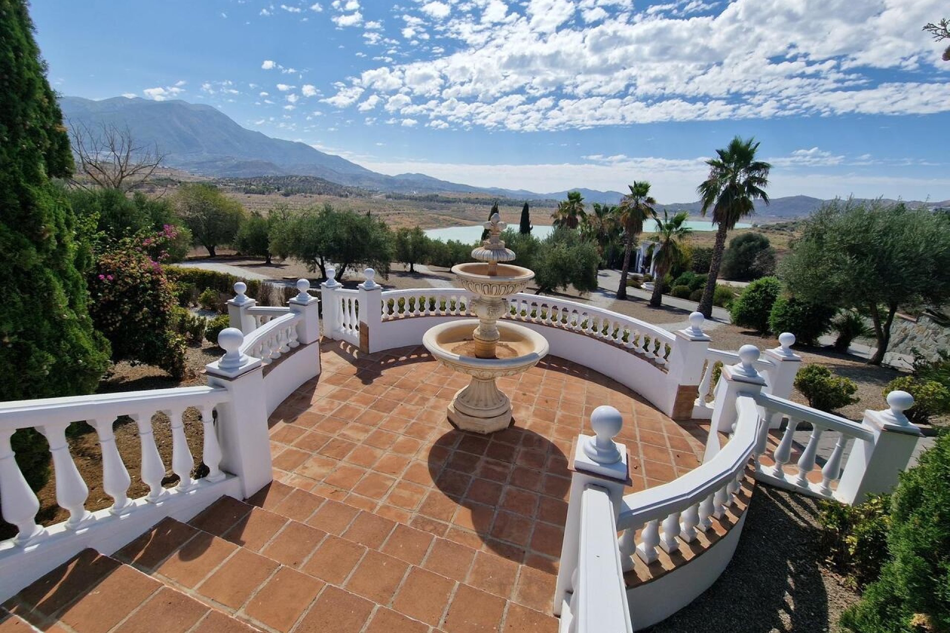 Resale - Villa -
Vinuela - Inland