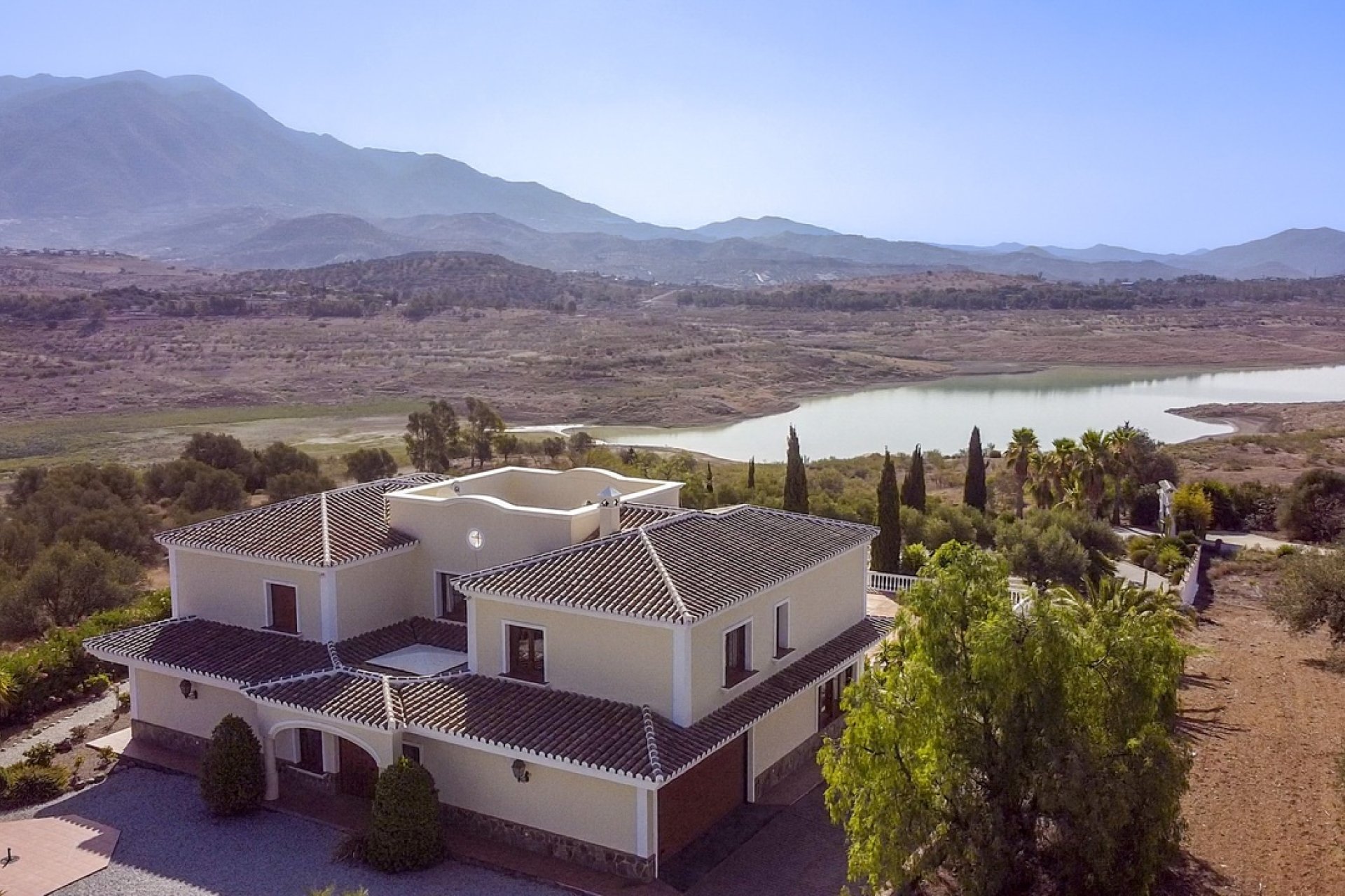 Resale - Villa -
Vinuela - Inland