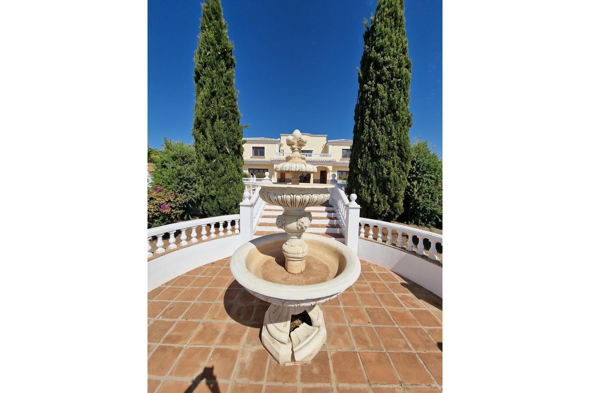 Resale - Villa -
Vinuela - Inland