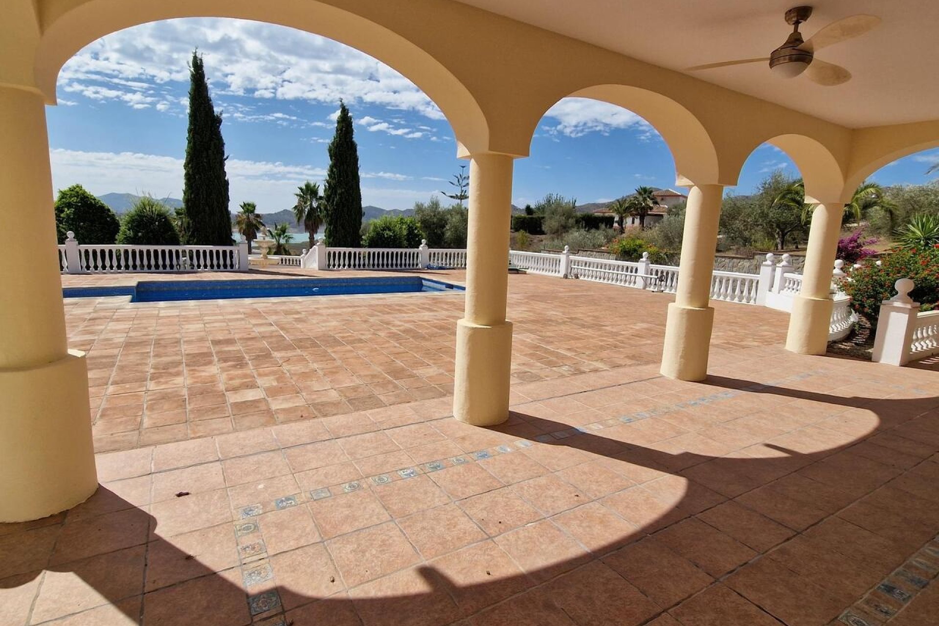 Resale - Villa -
Vinuela - Inland