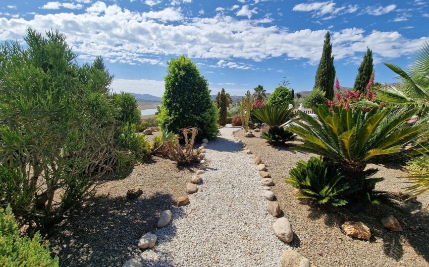 Resale - Villa -
Vinuela - Inland