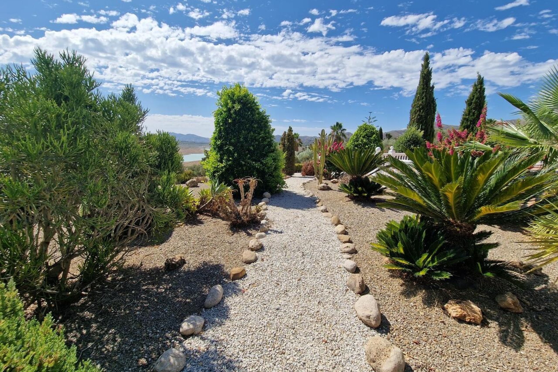 Resale - Villa -
Vinuela - Inland