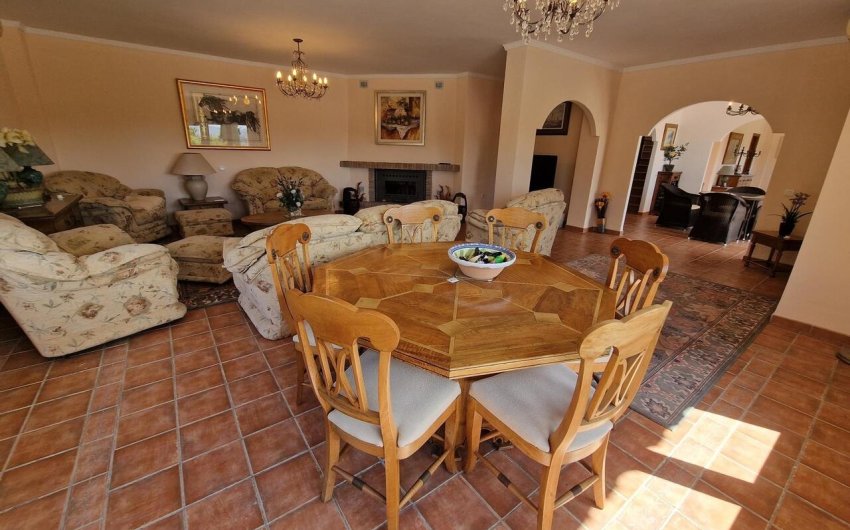 Resale - Villa -
Vinuela - Inland