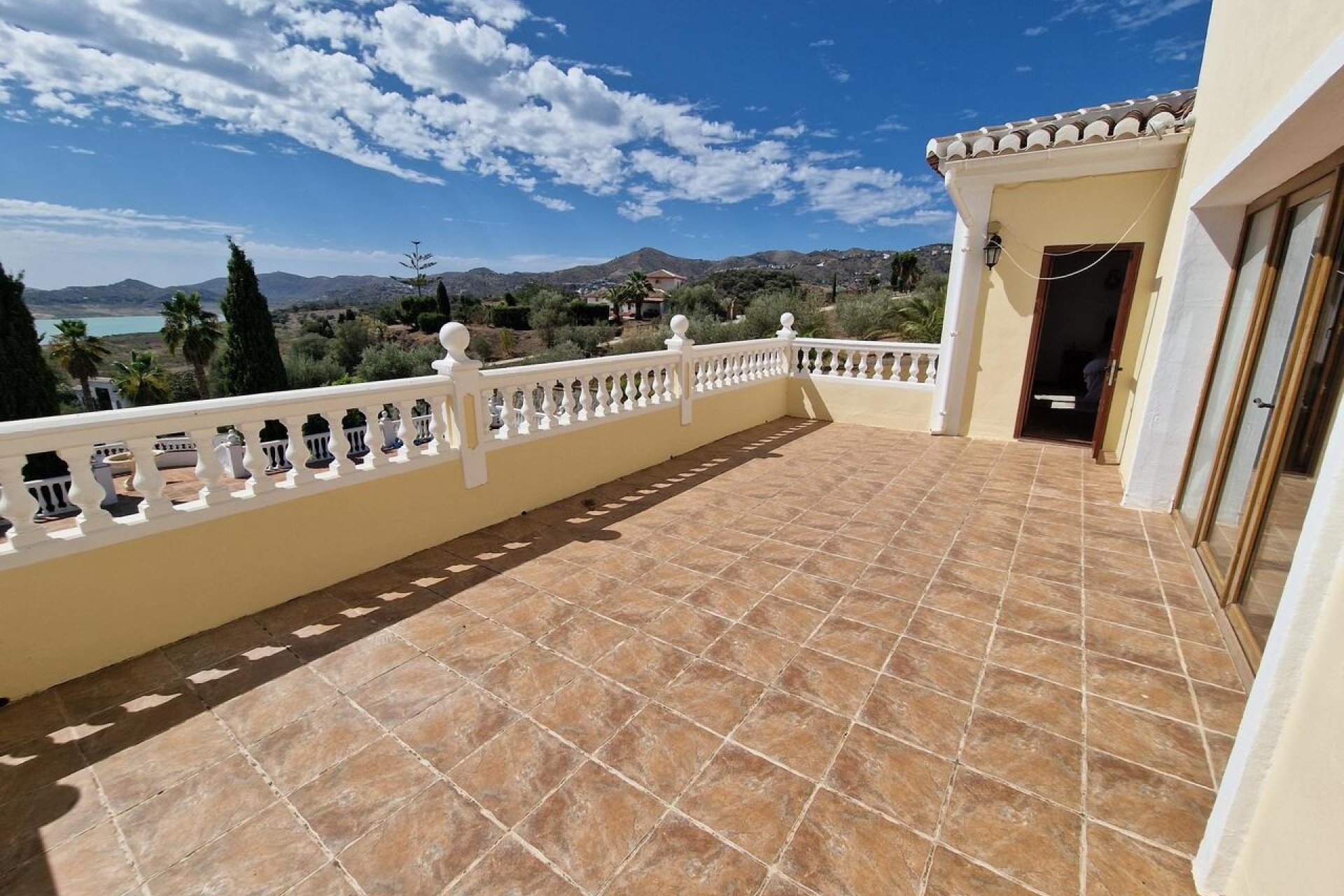 Resale - Villa -
Vinuela - Inland