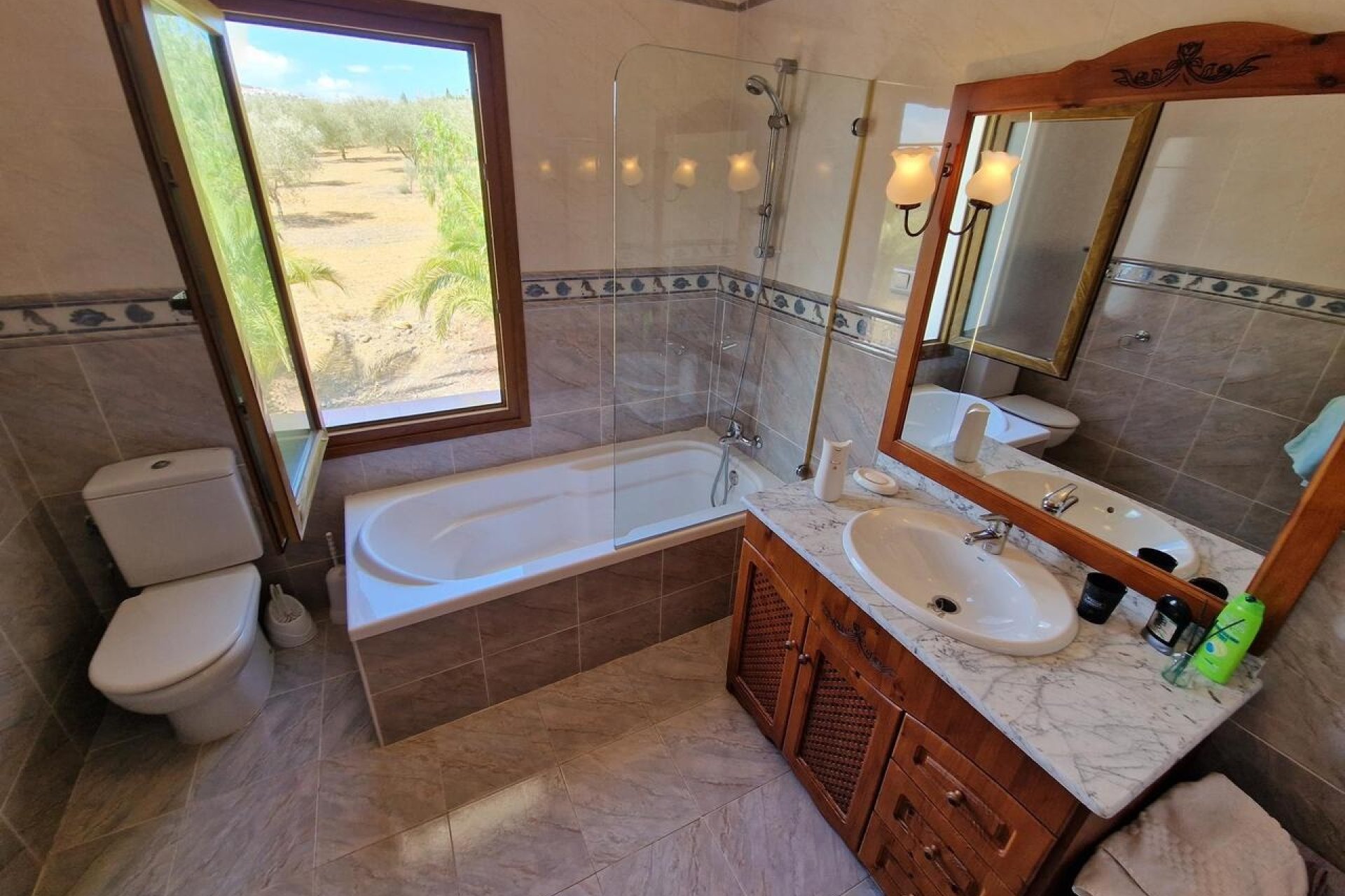 Resale - Villa -
Vinuela - Inland