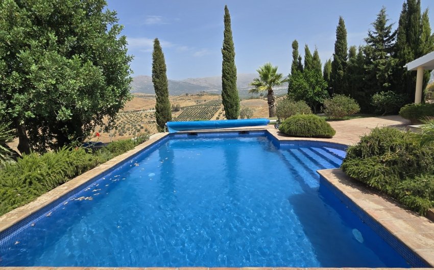 Resale - Villa -
Vinuela - Inland