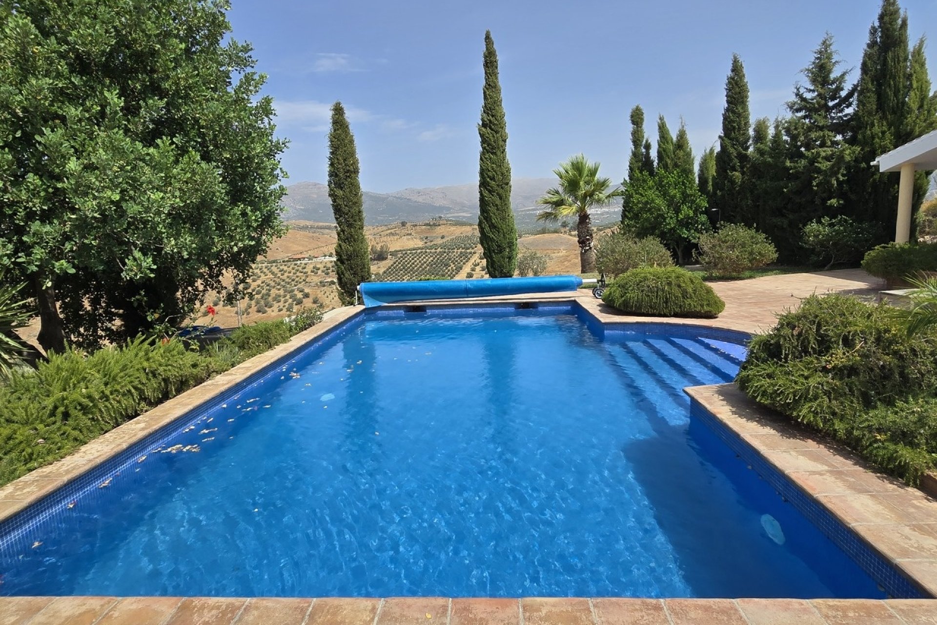 Resale - Villa -
Vinuela - Inland