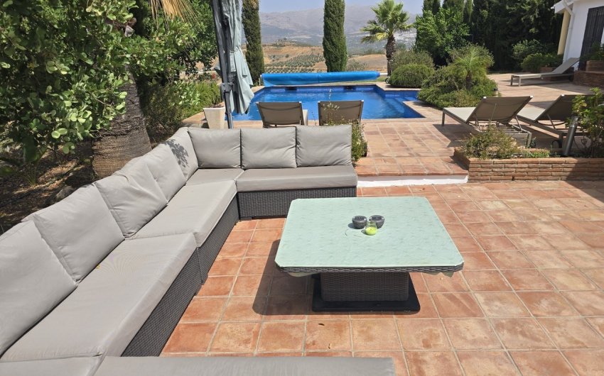 Resale - Villa -
Vinuela - Inland