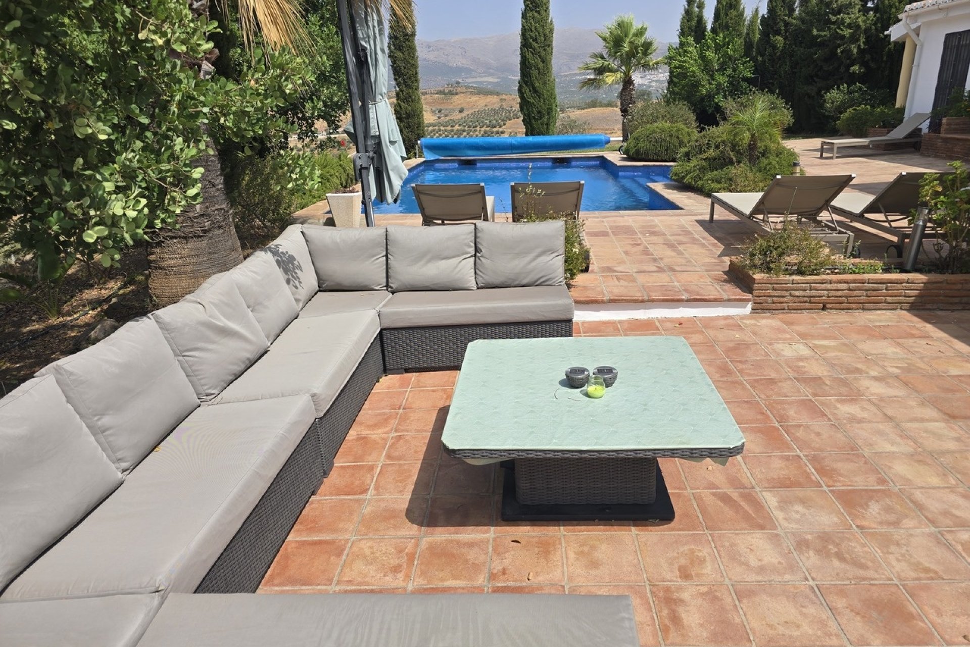 Resale - Villa -
Vinuela - Inland