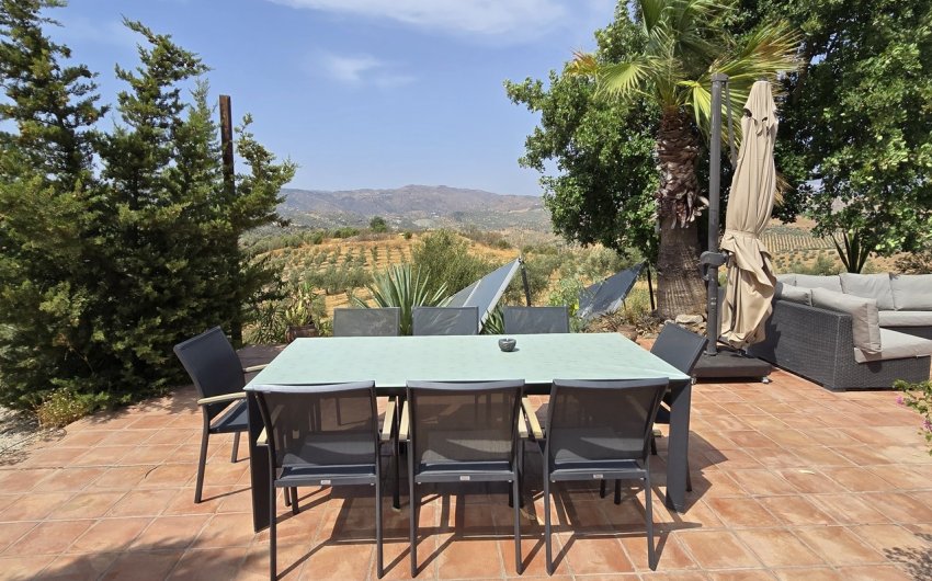 Resale - Villa -
Vinuela - Inland