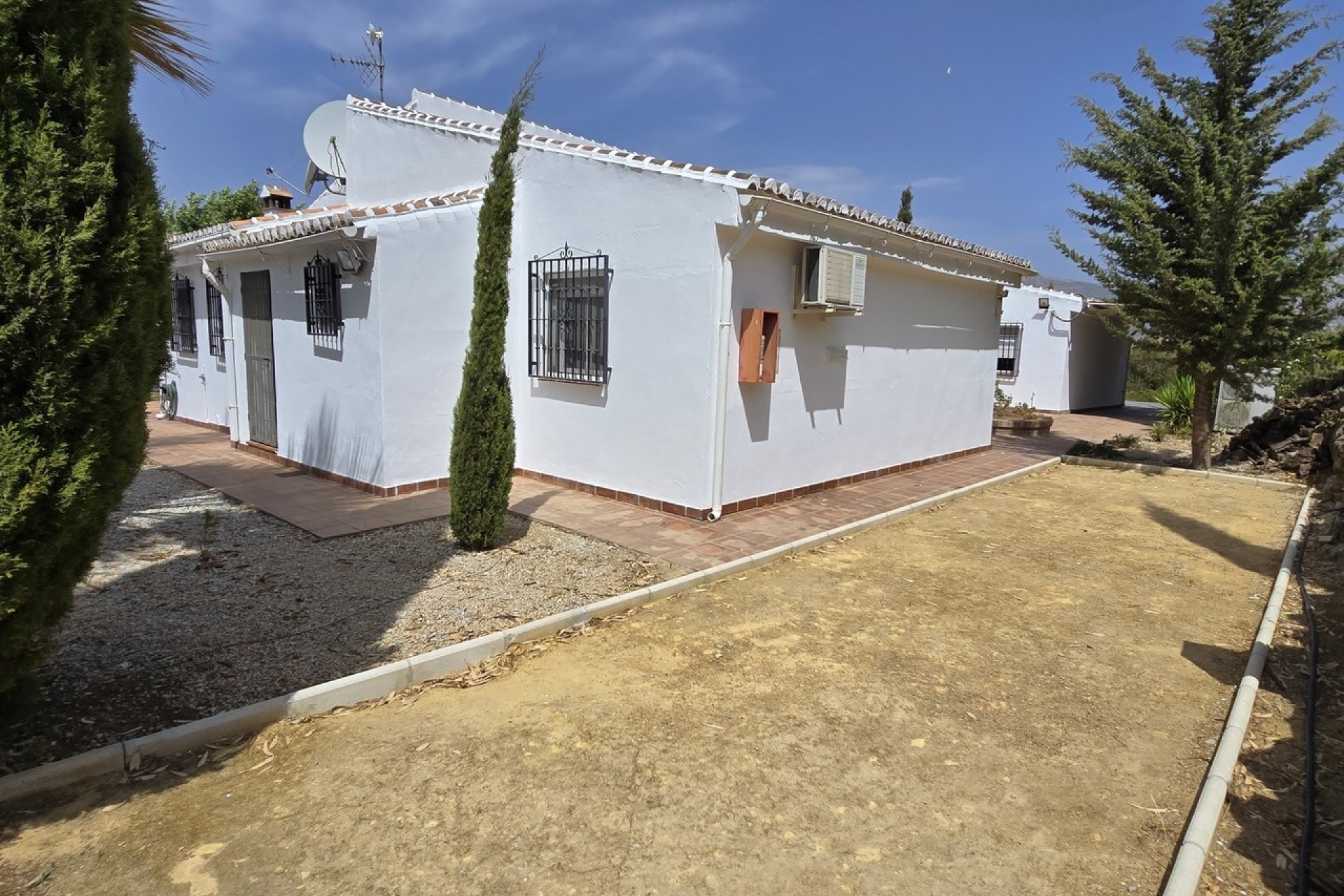 Resale - Villa -
Vinuela - Inland