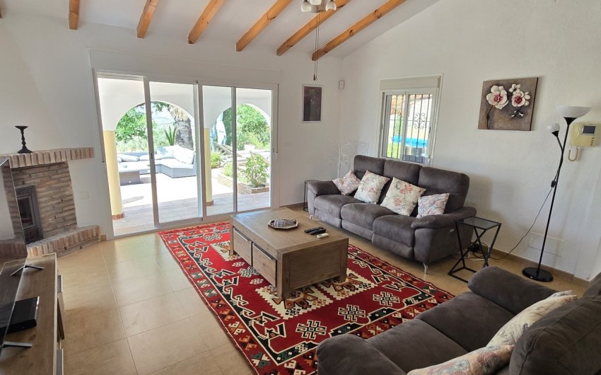 Resale - Villa -
Vinuela - Inland