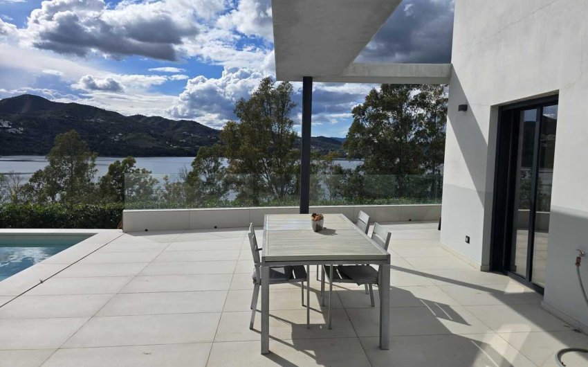 Resale - Villa -
Vinuela - Inland