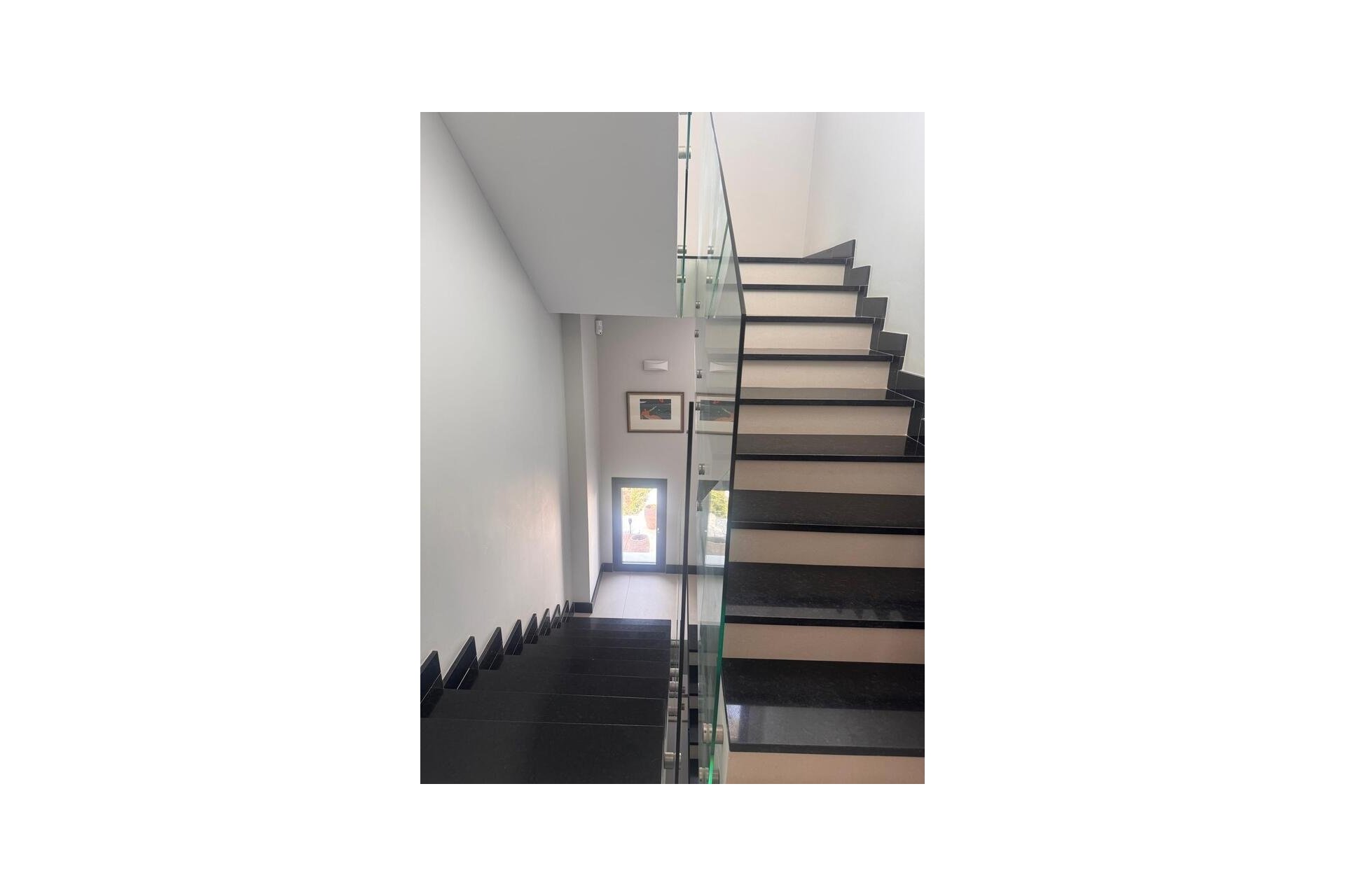 Resale - Villa -
Vinuela - Inland