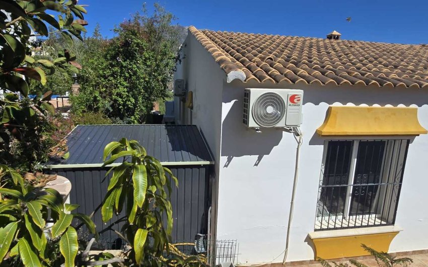 Resale - Villa -
Vinuela - Inland