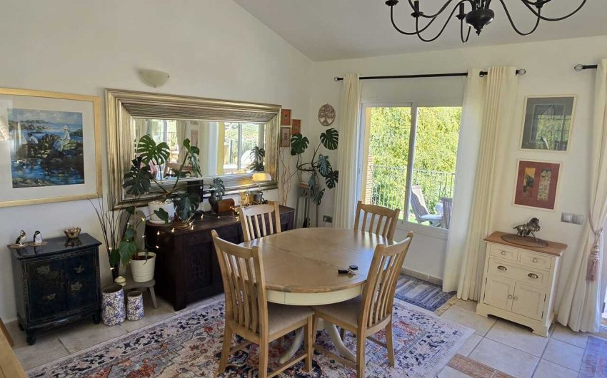 Resale - Villa -
Vinuela - Inland