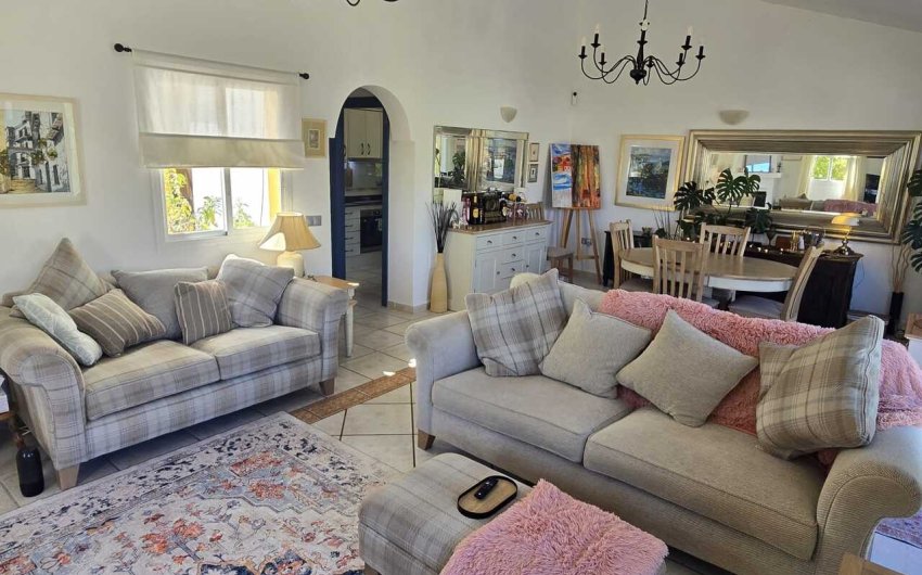 Resale - Villa -
Vinuela - Inland