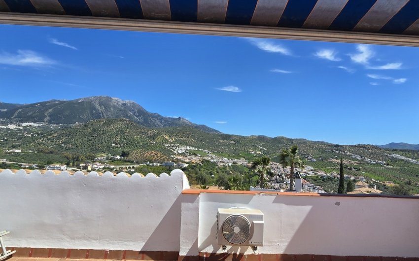 Resale - Villa -
Vinuela - Inland