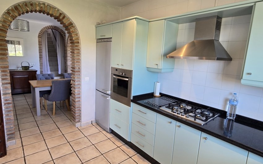 Resale - Villa -
Vinuela - Inland