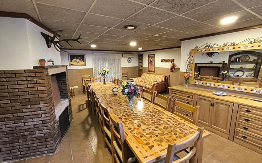 Resale - Villa -
Yecla - Inland