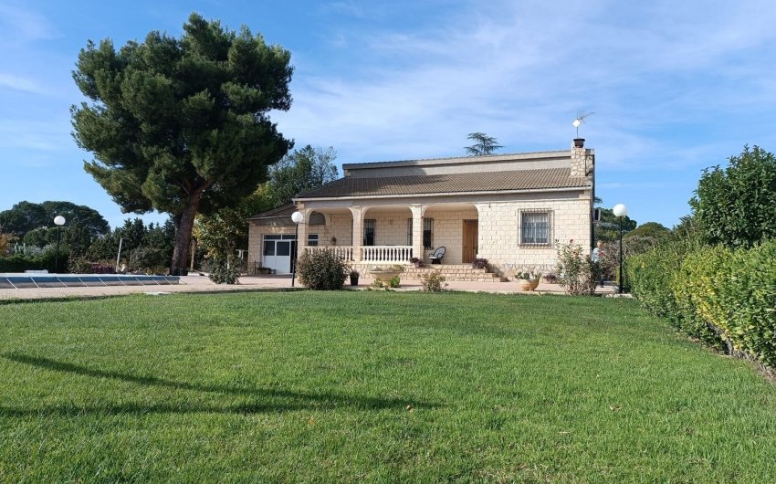 Resale - Villa -
Yecla - Inland