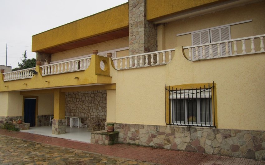 Resale - Villa -
Yecla - Inland