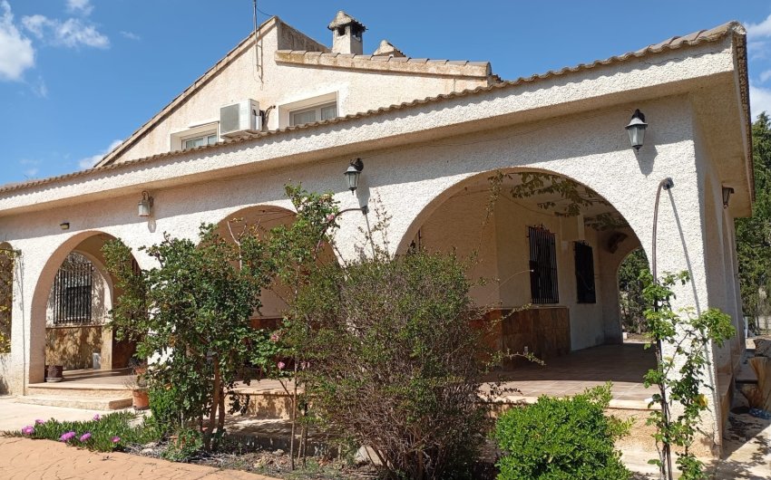 Resale - Villa -
Yecla - Inland