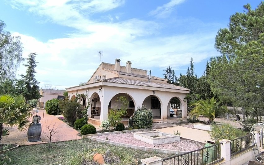 Resale - Villa -
Yecla - Inland