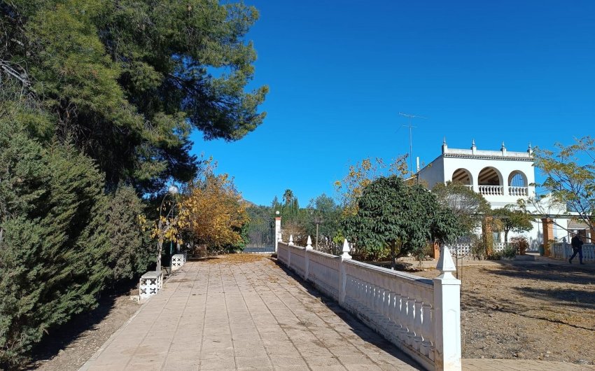 Resale - Villa -
Yecla - Inland