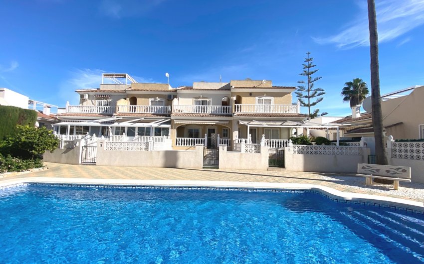 Reventa - Adosado -
Benijofar - Monte Azul