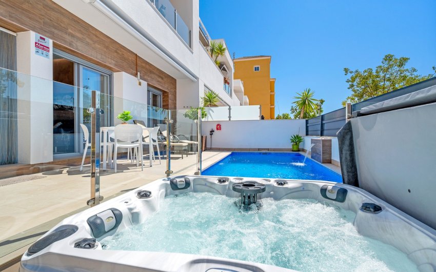 Reventa - Adosado -
Formentera del Segura