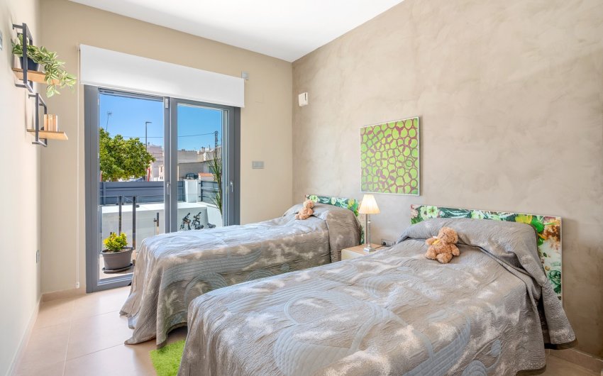 Reventa - Adosado -
Formentera del Segura