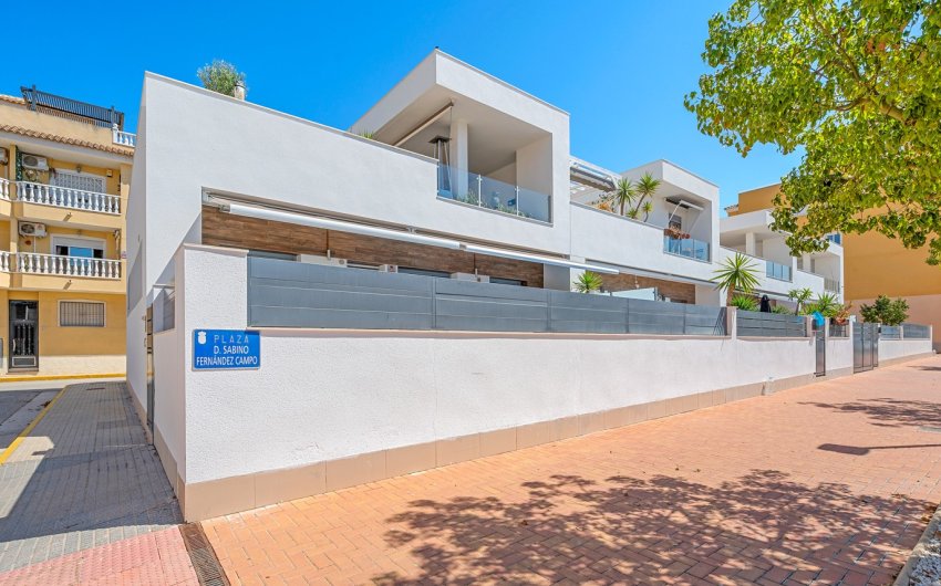 Reventa - Adosado -
Formentera del Segura